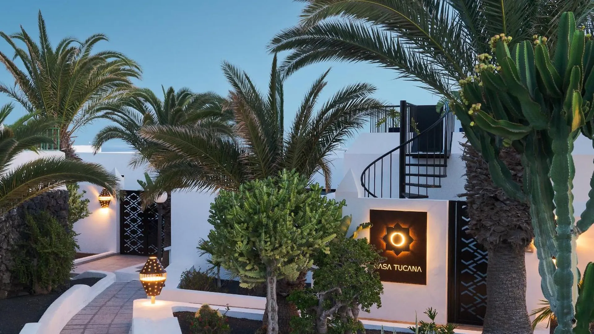 Luxury Ocean View Retreat 2Bedroom Apt With Jacuzzi Puerto del Carmen  Puerto del Carmen (Lanzarote)