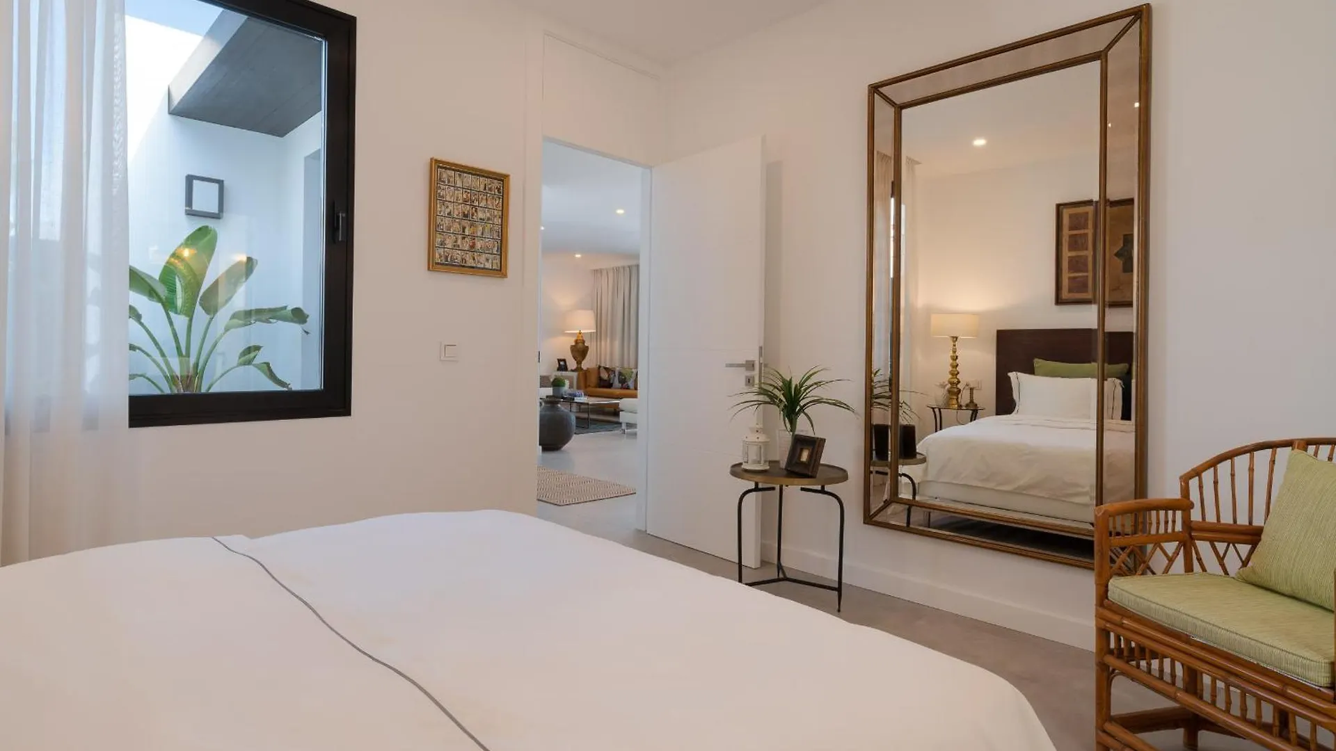 Luxury Ocean View Retreat 2Bedroom Apt With Jacuzzi Puerto del Carmen  Appartement