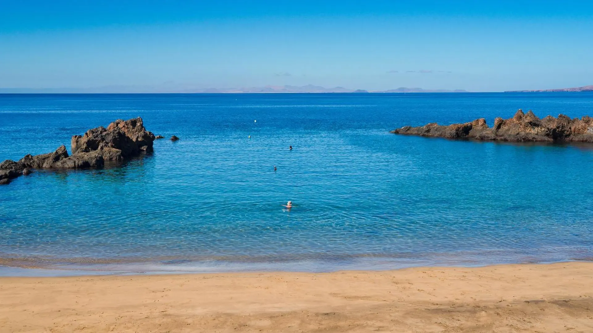 Apartamento Luxury Ocean View Retreat 2Bedroom Apt With Jacuzzi Puerto del Carmen