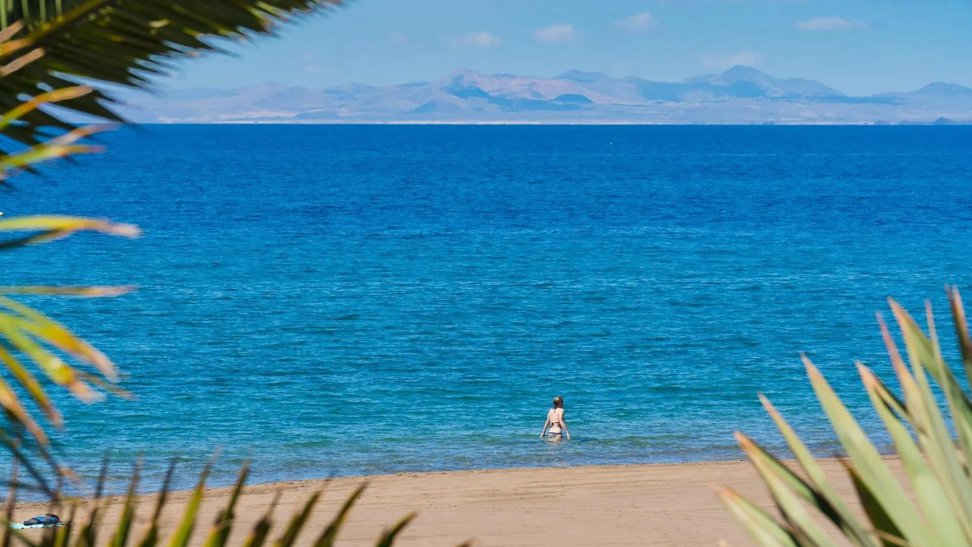 Luxury Ocean View Retreat 2Bedroom Apt With Jacuzzi Puerto del Carmen  0*, Puerto del Carmen (Lanzarote) Espanha